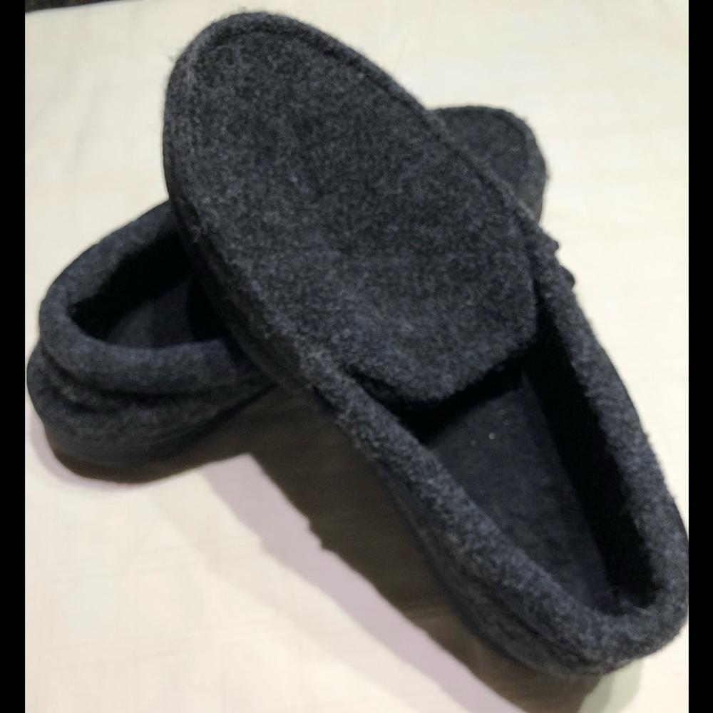 Men’s Wool Slippers, Shoes, Rugged Sole.  Size 7-8